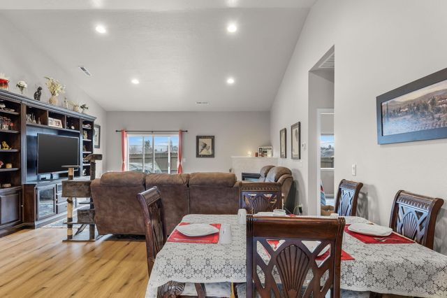 591 SW Cassidy Avenue, Madras, OR 97741