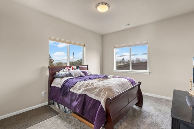 591 SW Cassidy Avenue, Madras, OR 97741