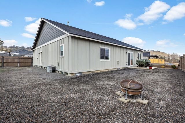 591 SW Cassidy Avenue, Madras, OR 97741