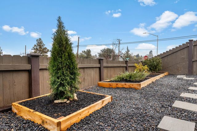 591 SW Cassidy Avenue, Madras, OR 97741