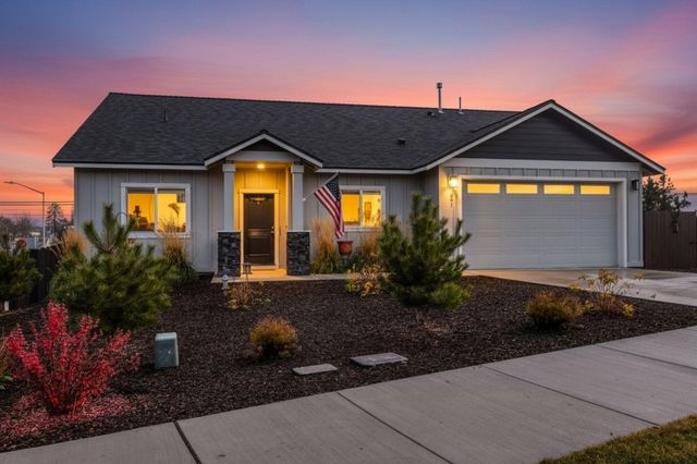 591 SW Cassidy Avenue, Madras, OR 97741