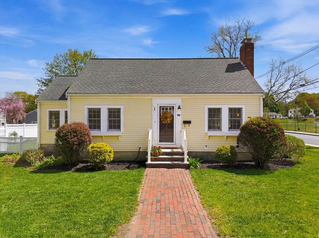 28 Myopia Rd, Stoneham, MA 02180