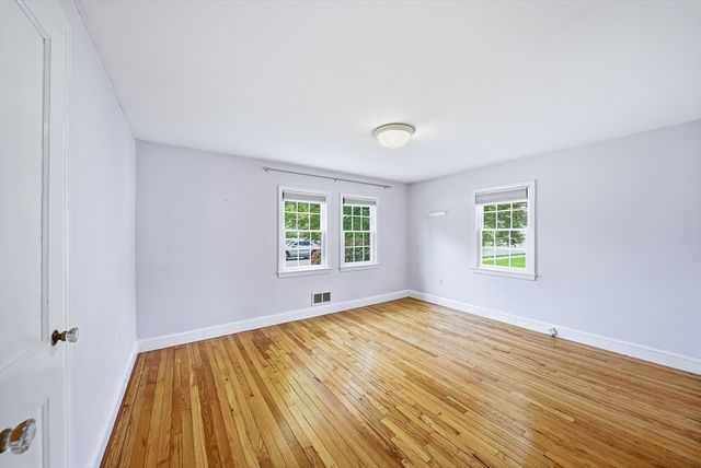 28 Myopia Rd, Stoneham, MA 02180