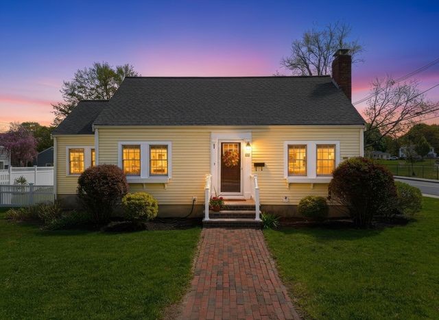 28 Myopia Rd, Stoneham, MA 02180