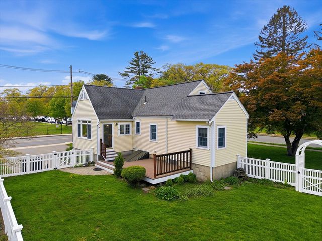 28 Myopia Rd, Stoneham, MA 02180