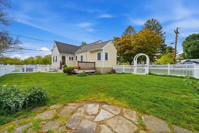 28 Myopia Rd, Stoneham, MA 02180