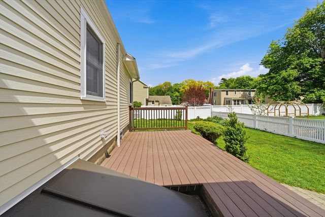 28 Myopia Rd, Stoneham, MA 02180