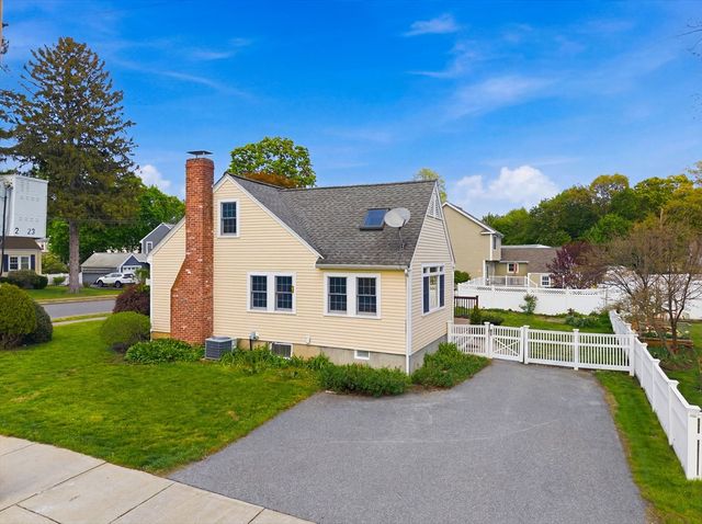 28 Myopia Rd, Stoneham, MA 02180