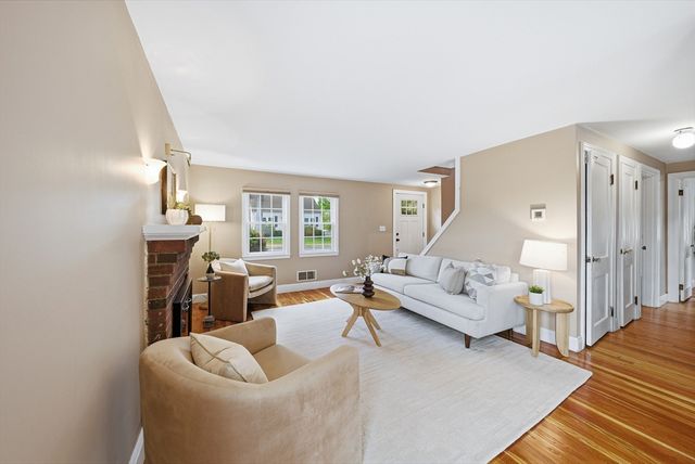 28 Myopia Rd, Stoneham, MA 02180
