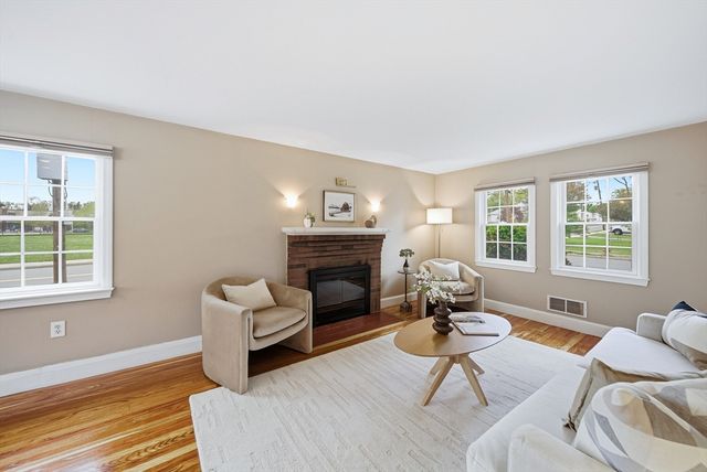 28 Myopia Rd, Stoneham, MA 02180