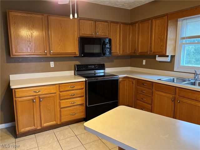 16100 Scottsdale Boulevard, Shaker Heights, OH 44120