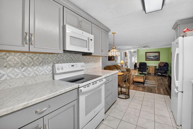 36001 Dron Bay, Boynton Beach, FL 33436