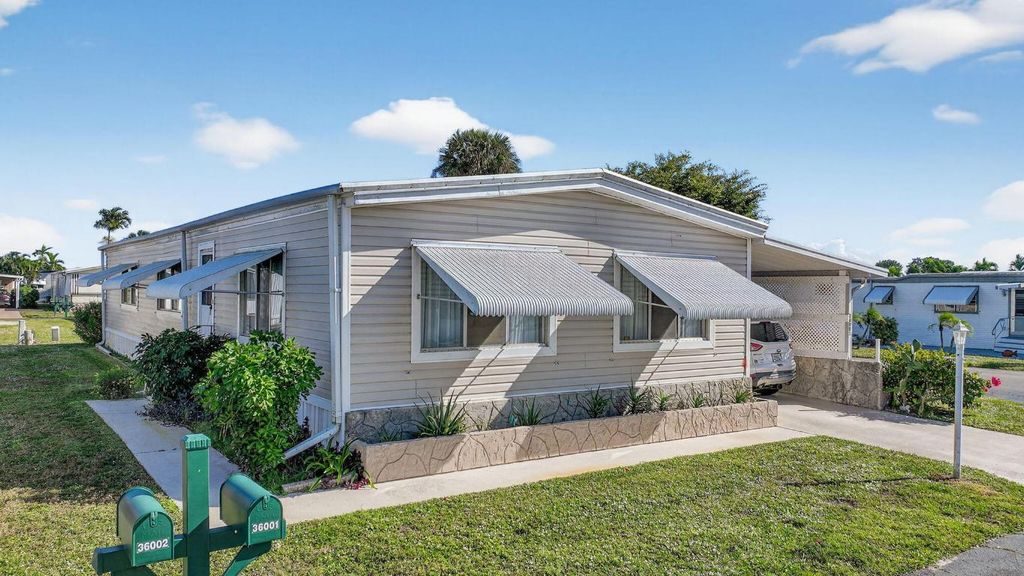 36001 Dron Bay, Boynton Beach, FL 33436