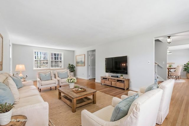 4 William J Hts, Framingham, MA 01702