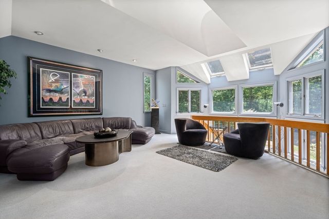 4 Meservey Lane, Lynnfield, MA 01940