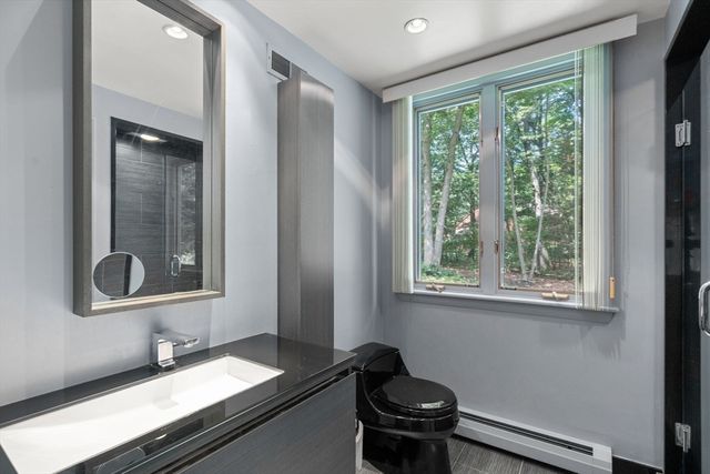 4 Meservey Lane, Lynnfield, MA 01940