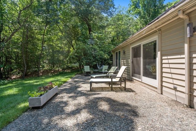 4 Meservey Lane, Lynnfield, MA 01940