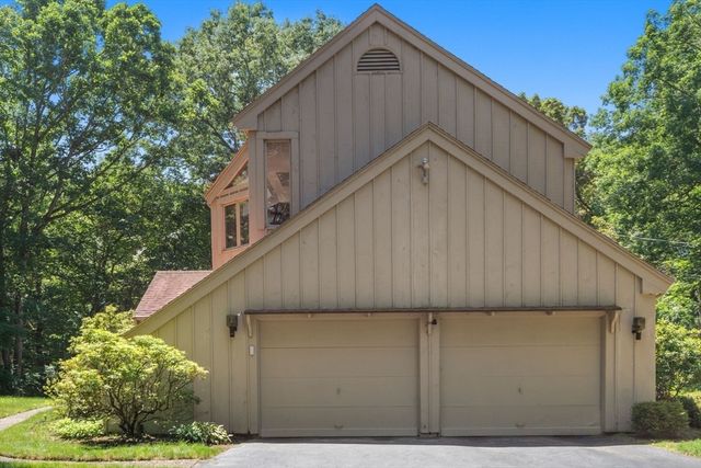 4 Meservey Lane, Lynnfield, MA 01940
