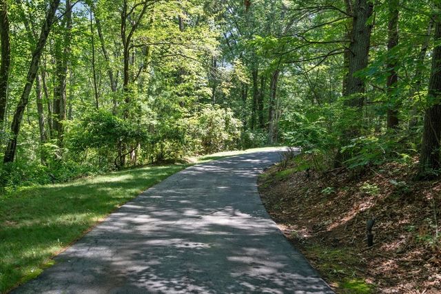 4 Meservey Lane, Lynnfield, MA 01940