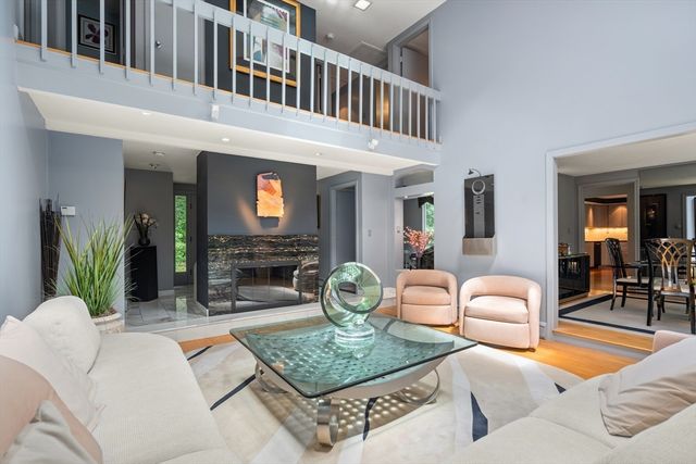4 Meservey Lane, Lynnfield, MA 01940