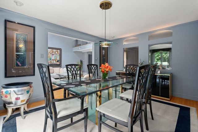 4 Meservey Lane, Lynnfield, MA 01940