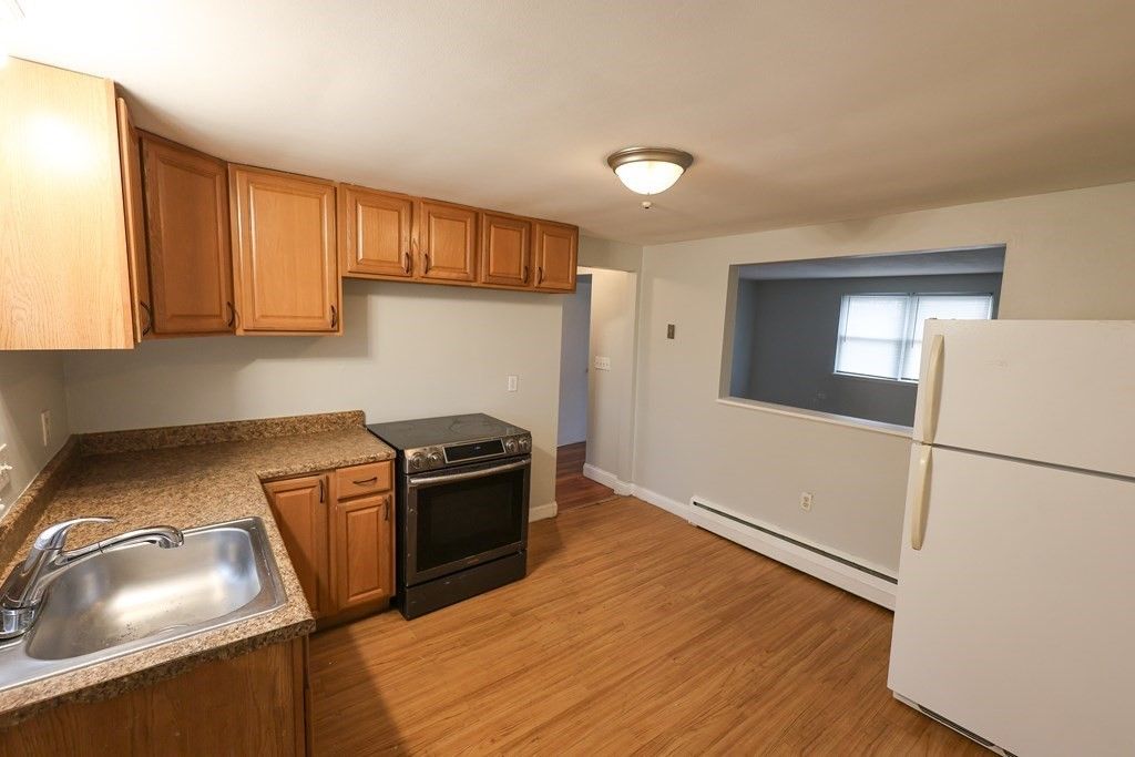 18 Essex Street 3, Quincy, MA 02171