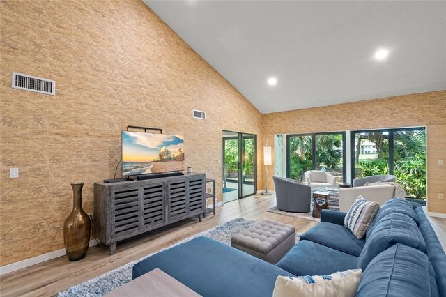 4737 CHANDLERS FORDE 14, Sarasota, FL 34235