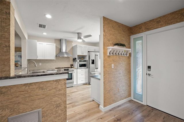 4737 CHANDLERS FORDE 14, Sarasota, FL 34235