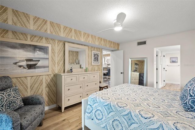 4737 CHANDLERS FORDE 14, Sarasota, FL 34235