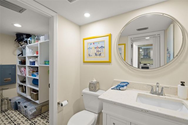 4737 CHANDLERS FORDE 14, Sarasota, FL 34235