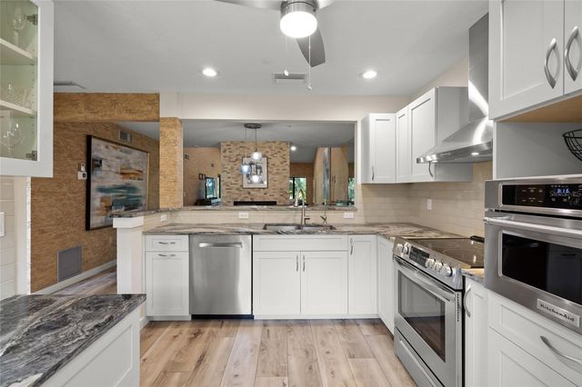 4737 CHANDLERS FORDE 14, Sarasota, FL 34235