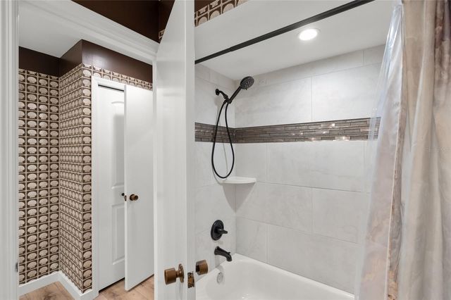 4737 CHANDLERS FORDE 14, Sarasota, FL 34235