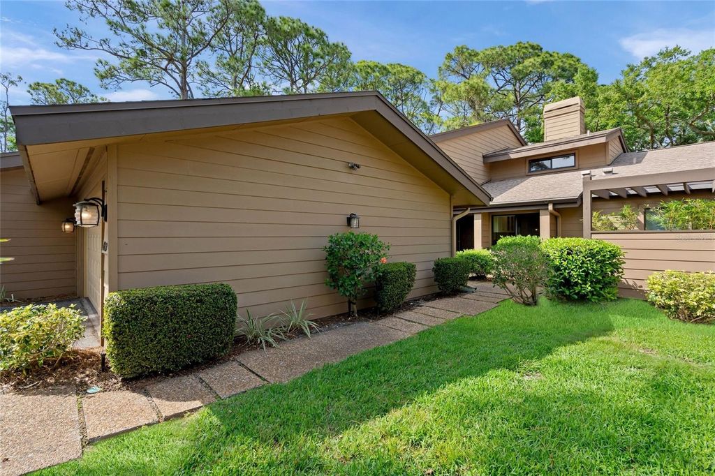 Image 1 of property listing at 4737 CHANDLERS FORDE 14, Sarasota, FL 34235