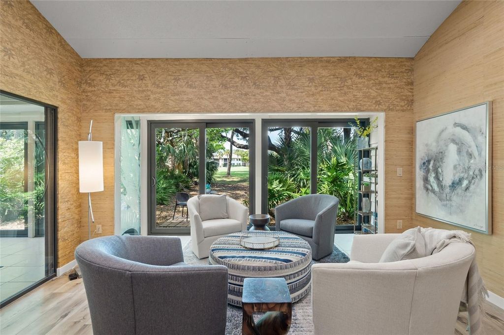 Image 15 of property listing at 4737 CHANDLERS FORDE 14, Sarasota, FL 34235