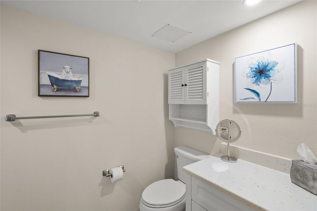 Image 24 of property listing at 4737 CHANDLERS FORDE 14, Sarasota, FL 34235