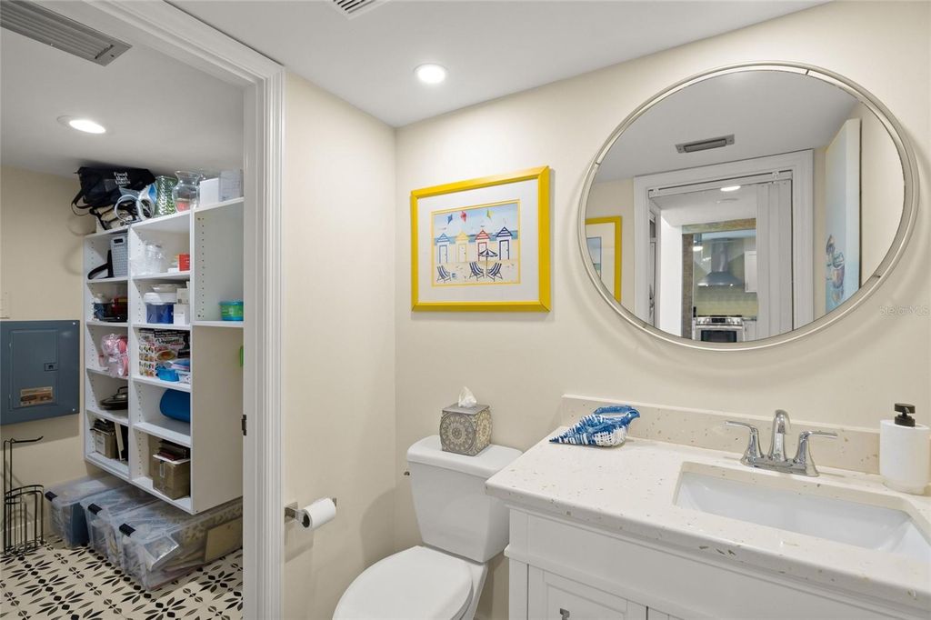 Image 29 of property listing at 4737 CHANDLERS FORDE 14, Sarasota, FL 34235