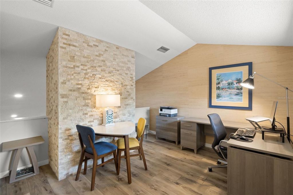 Image 31 of property listing at 4737 CHANDLERS FORDE 14, Sarasota, FL 34235