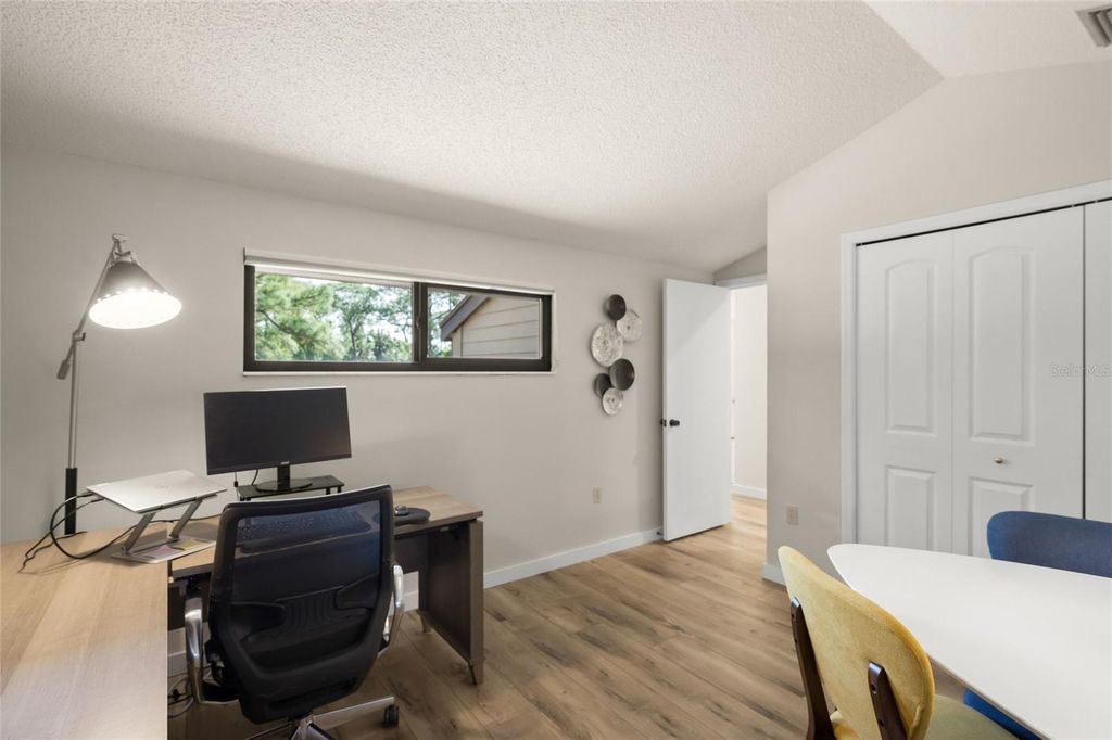 Image 32 of property listing at 4737 CHANDLERS FORDE 14, Sarasota, FL 34235