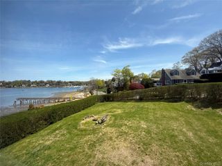 293 W Shore Road 4, Huntington, NY 11743