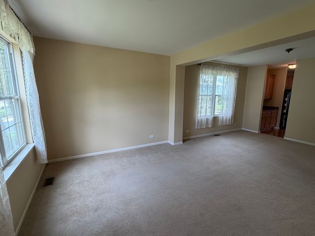 4604 Mclaren Drive, Oswego, IL 60543
