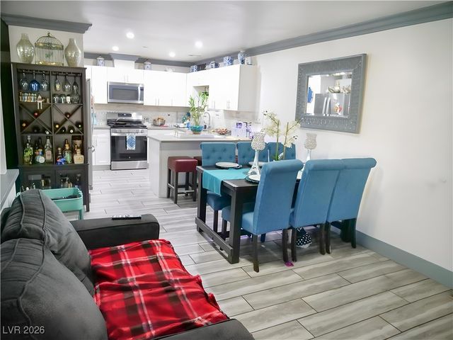 4183 Laurel Park Avenue, Las Vegas, NV 89103