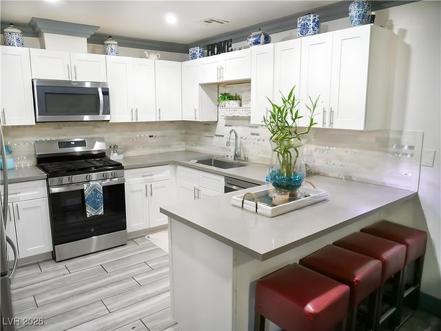 4183 Laurel Park Avenue, Las Vegas, NV 89103