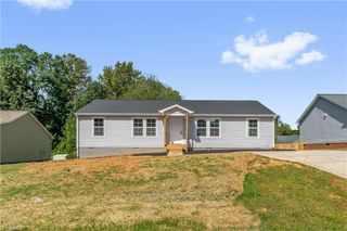 17 Grace Drive, Thomasville, NC 27360