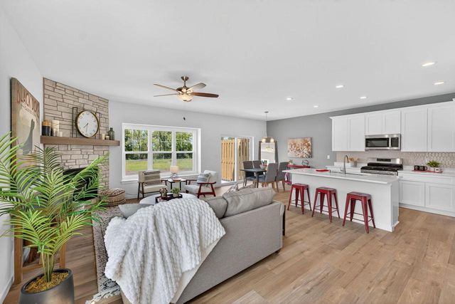 959 Lagom WAY, Oconomowoc, WI 53066