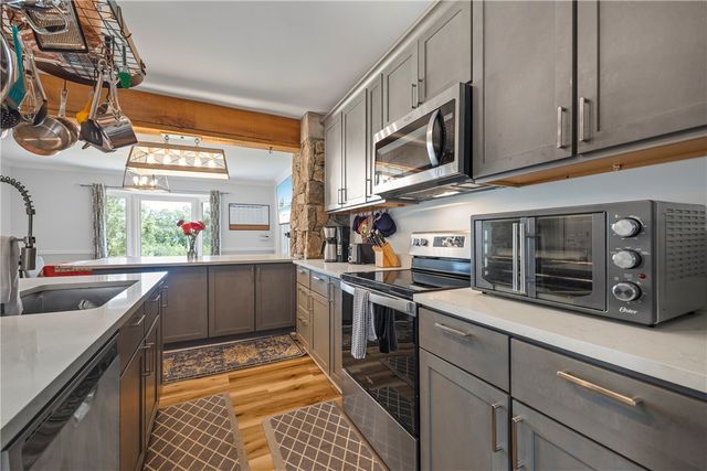 130 Quail Haven Drive, Walhalla, SC 29691