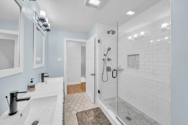 35 Holbrook Ave, Wellfleet, MA 02667