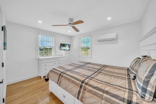 35 Holbrook Ave, Wellfleet, MA 02667