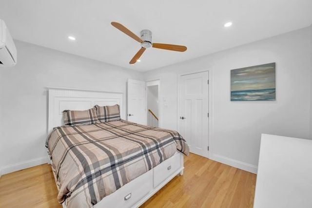 35 Holbrook Ave, Wellfleet, MA 02667