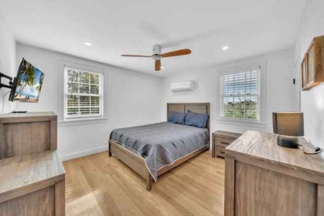 35 Holbrook Ave, Wellfleet, MA 02667