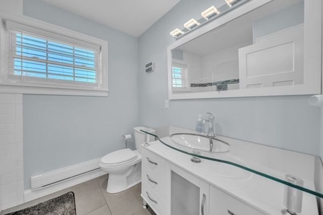 35 Holbrook Ave, Wellfleet, MA 02667